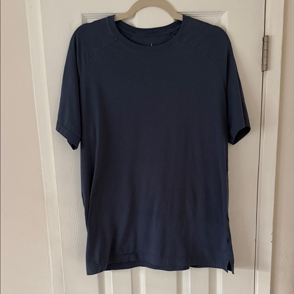 ALO Yoga Triumph Raglan Tee - Bluestone